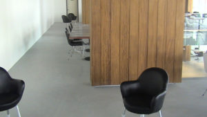 Metal Ayakli Poliuretan Sungerli Siyah Deri Kaplamali Sandalye